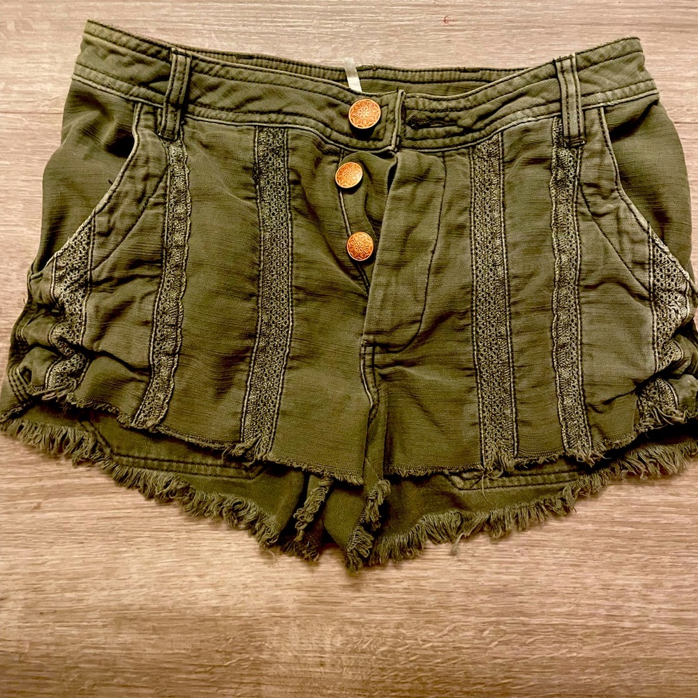 Adorable free people shorts! Practically brand new!